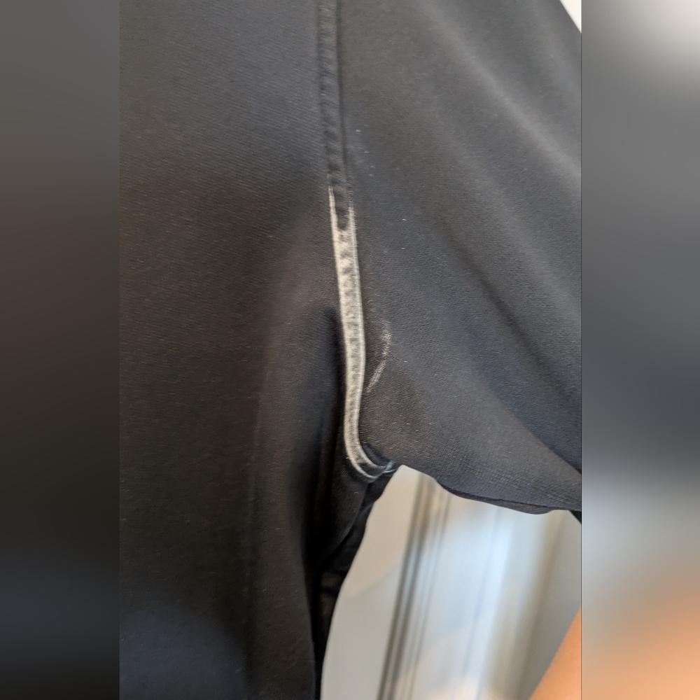 Under Armour Black Hoodie - Picture 3 of 8